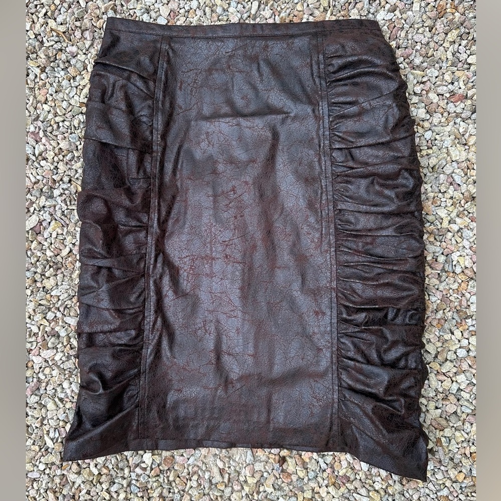 Stiletto vintage faux leather ruched pencil skirt - size 4